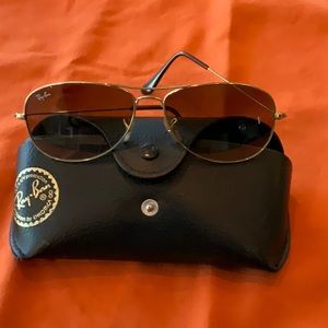 RAY BAN AVIATOR SUNGLASSES WITH CASE